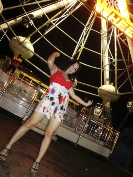 Funny Thai shemale May picked up at festival and fucked for some pics