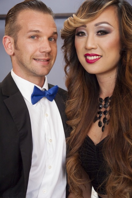 TS Seduction featuring Venus Lux, Will Havoc Hot Porn Pics