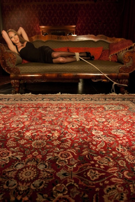 Hung shemale Mia Isabella analizes a man doggystyle after getting a blowjob