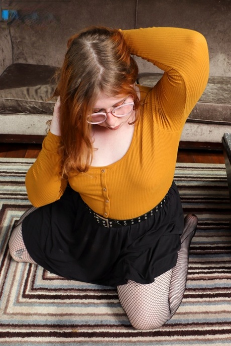 Chubby shemale Clara Belle shows off her tiny dick & toys with her anal dildo