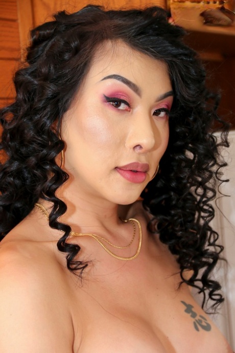 Grooby Girls performed by Chriselle Love Hot Pics
