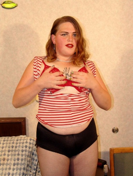 Grooby Girls featuring Elsie Thorne Hot Porn Pics