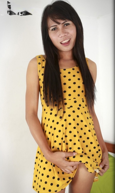 Asian TGirl starring Foo XXX Porn Pics