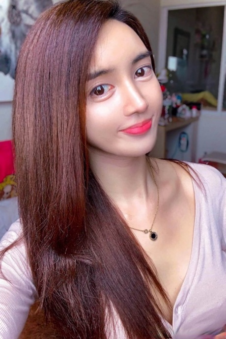 Breathtaking Asian shemale Grace B poses provocatively in her compilation